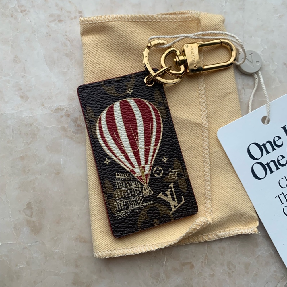 100% Authentic Louis Vuitton Illustré Monogram Air ballon bag charm/key holder